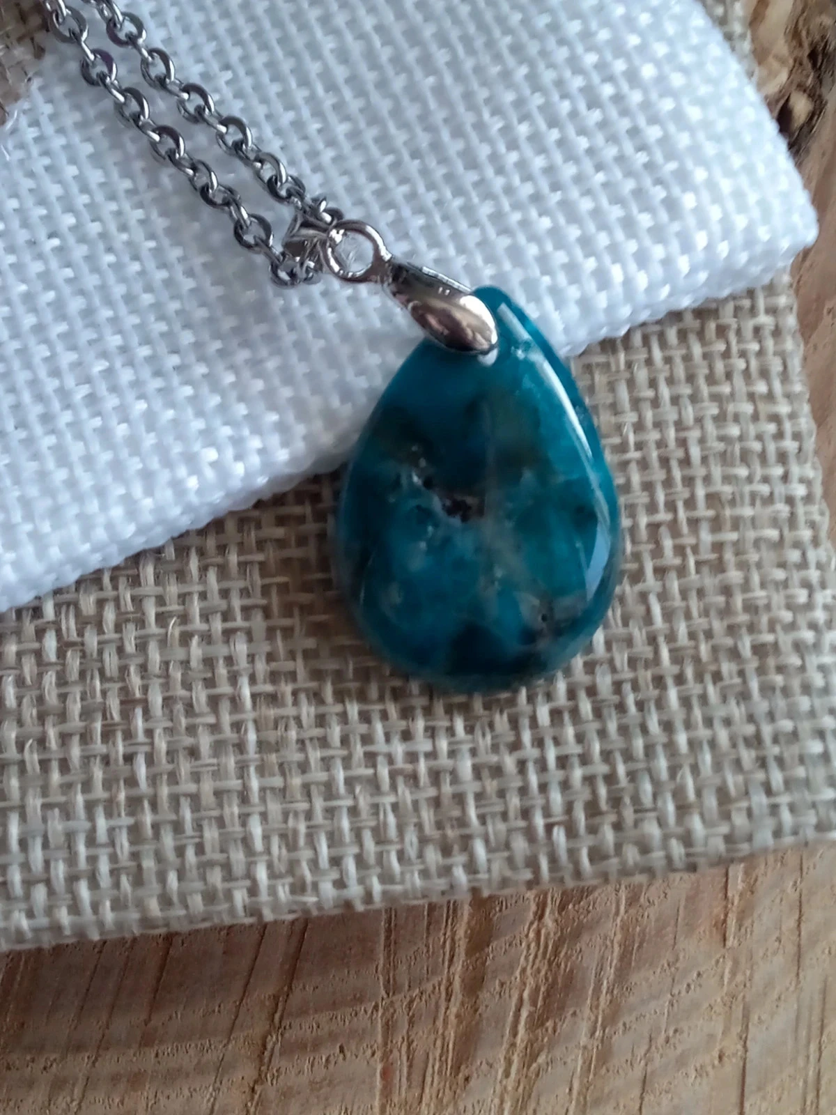 Collier en pierre naturelle d'apatite – photo 3